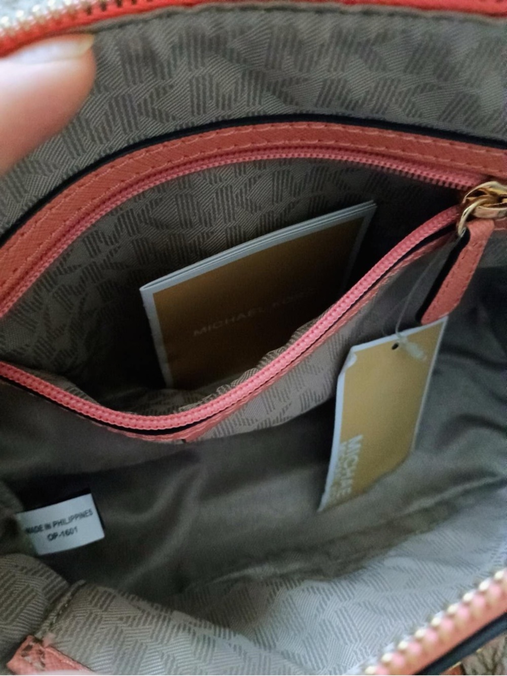 NWT Michael Kors Cindy Dome Leather Crossbody Peach - Picture 15 of 16